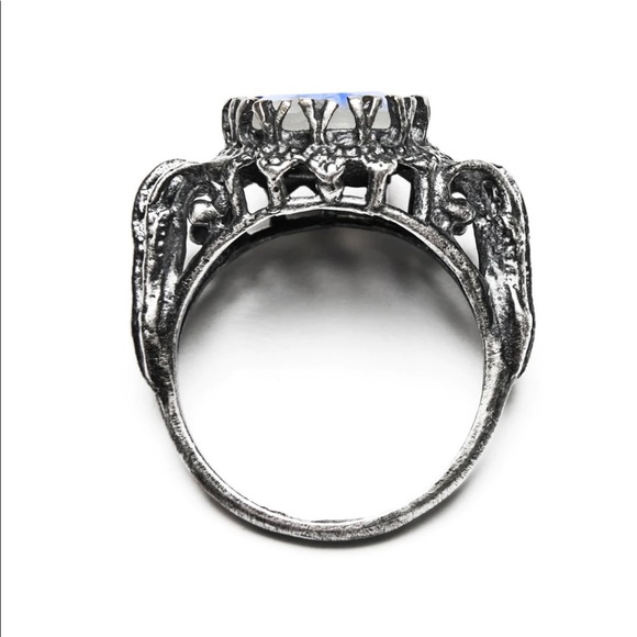 Bloodmilk Belonging to the Darkness Ring - Picture 4 of 5